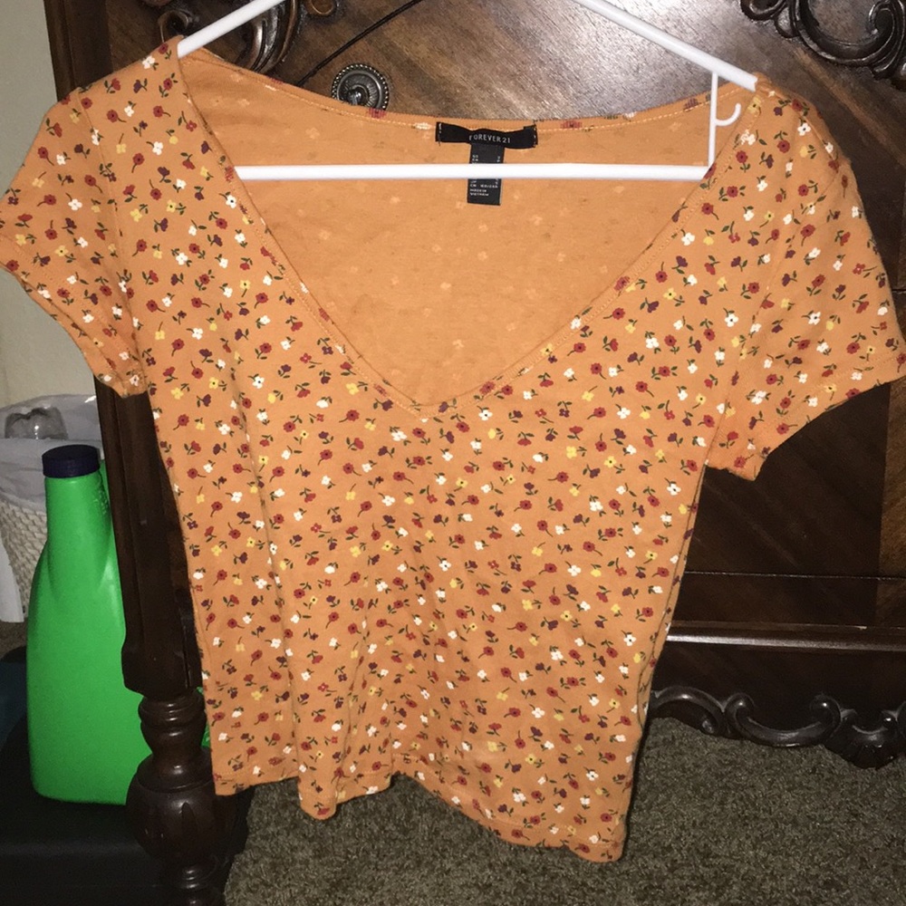 Forever 21 T-shirt Size Small